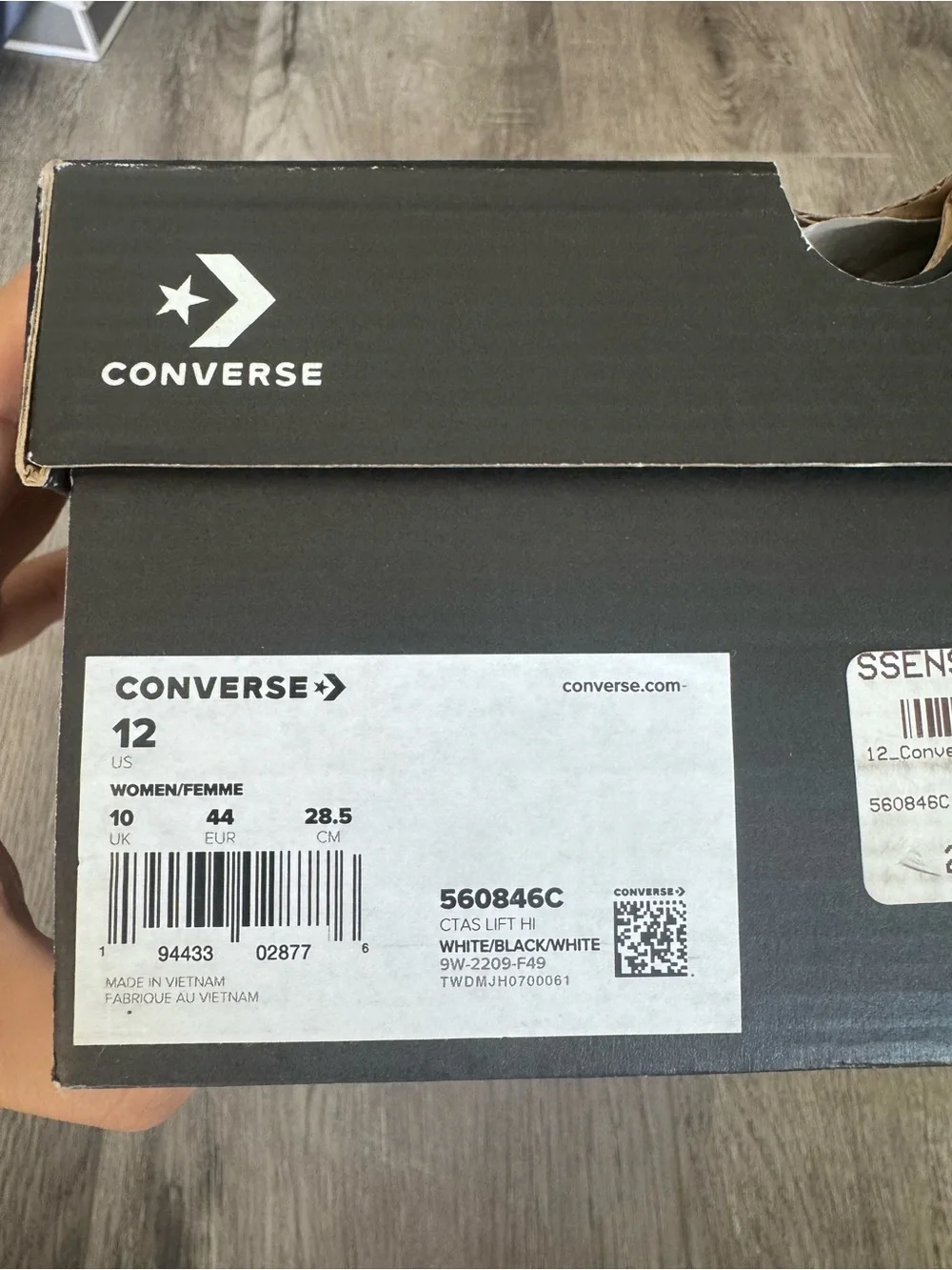 Men 10.5 Women 12 - Converse chuck taylor all star lift platform high top white